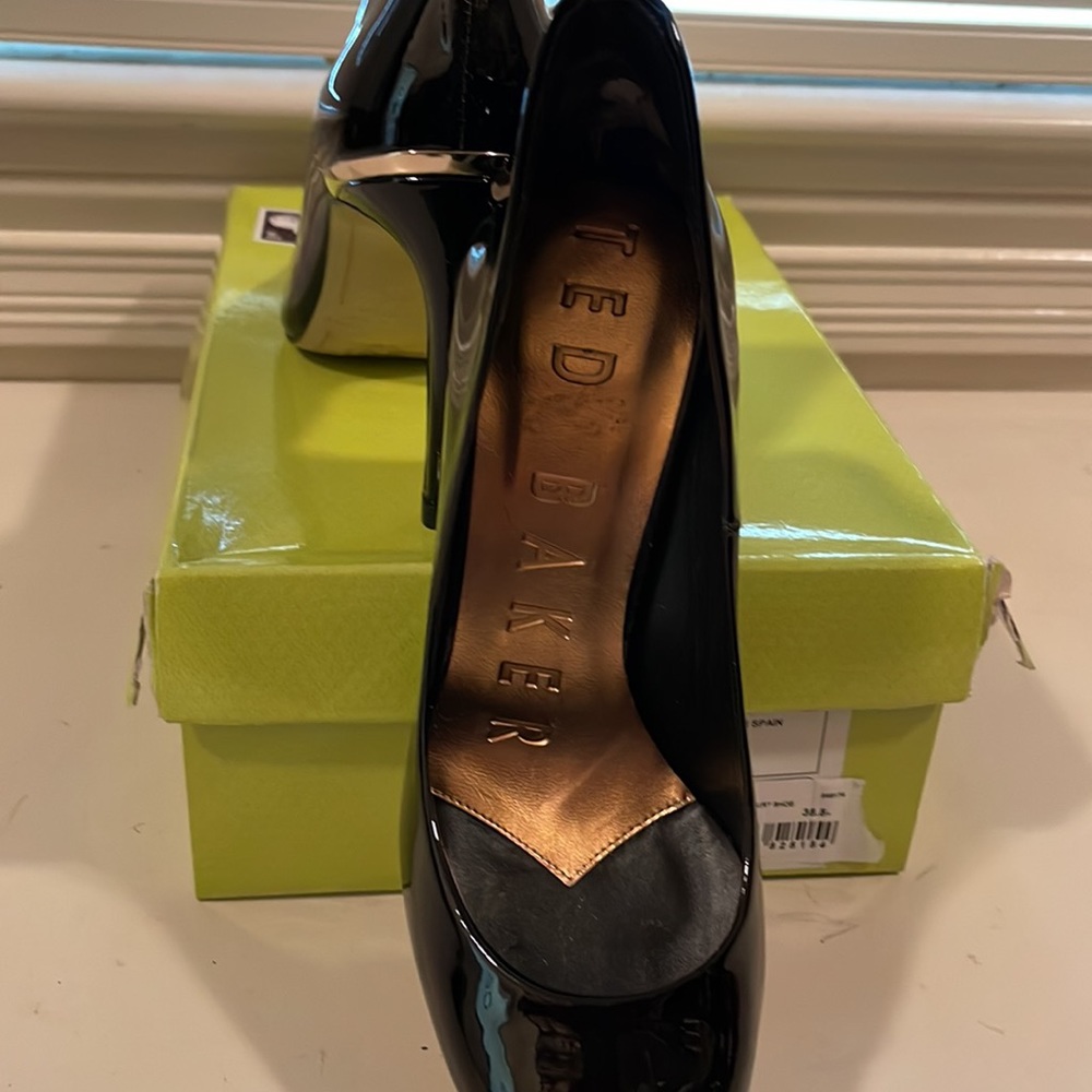 Ted Baker London blk patent heels - Picture 2 of 5